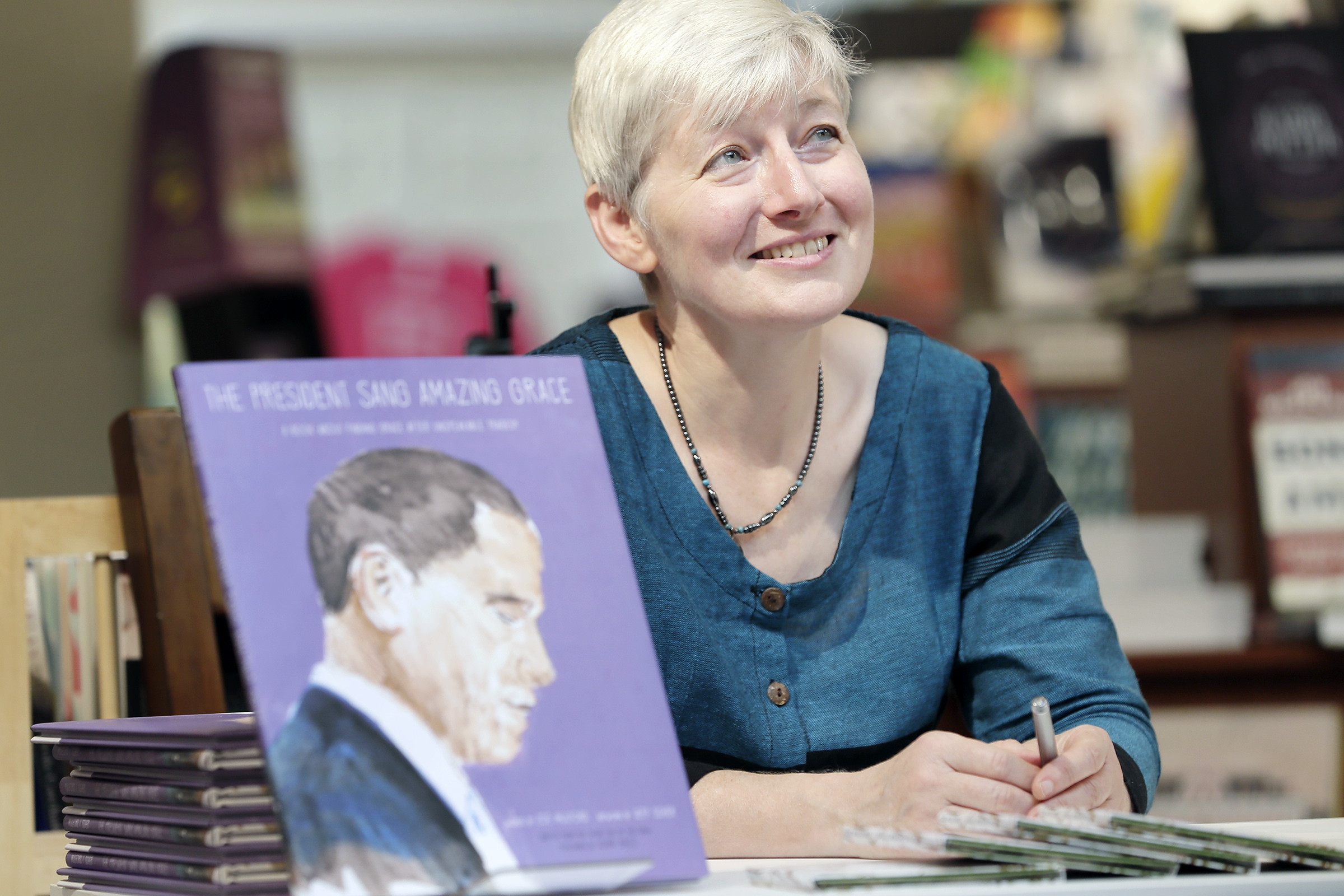 When Swarthmore Singer Zoe Mulford S Heartbreakingly Beautiful Song Went Viral A Video And Book Quickly Followed I was driving when i heard 'the president sang amazing grace,' joan baez told the atlantic, and i had to pull over to make sure i heard whose song it was because i knew i had to sing it.. https www inquirer com news zoe mulford the president sang amazing grace joan baez 20191013 html