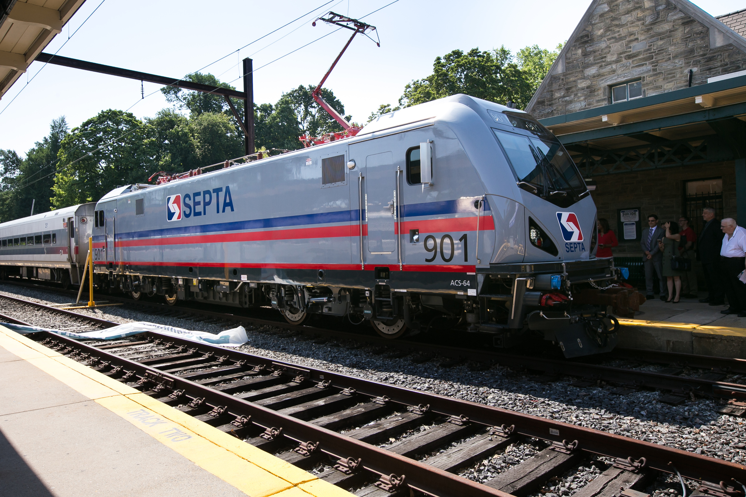 SEPTA's new Regional Rail locomotive makes debut