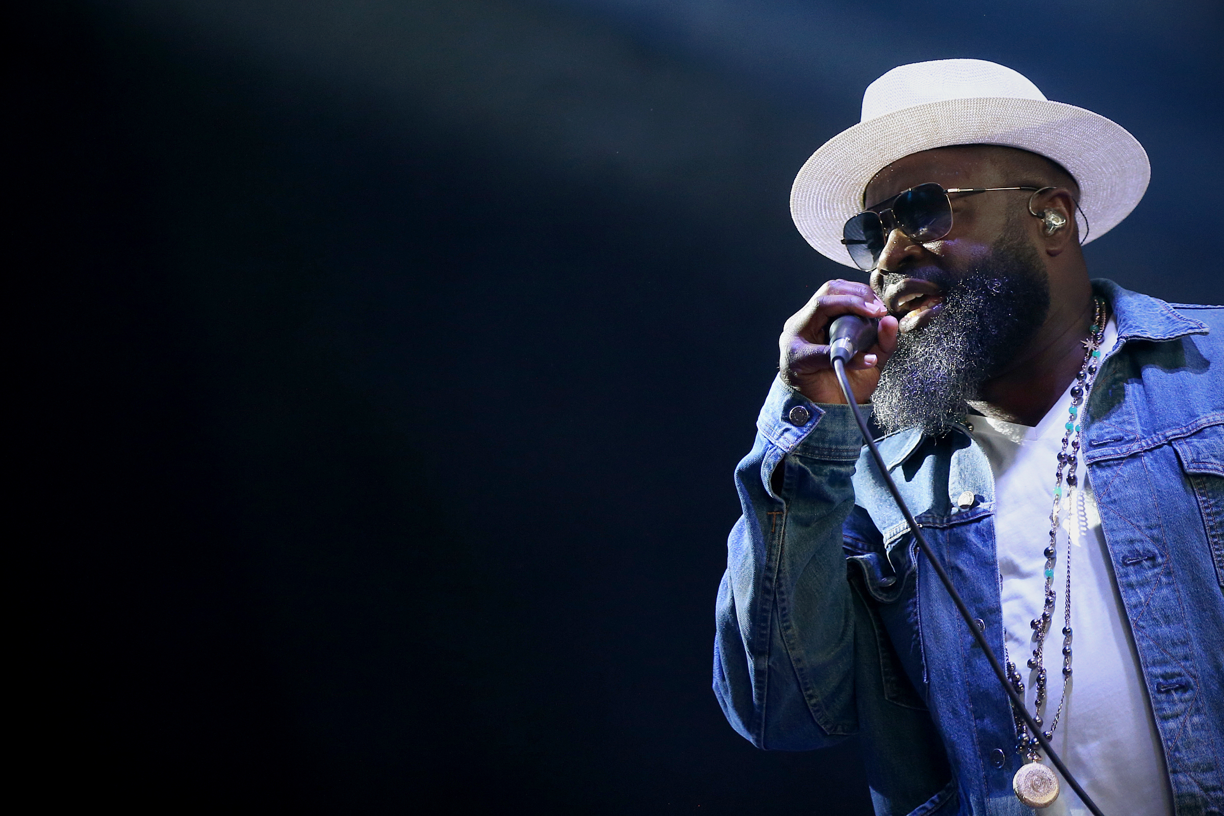 Roots Picnic packs in a crowd for its first time at the Mann Center