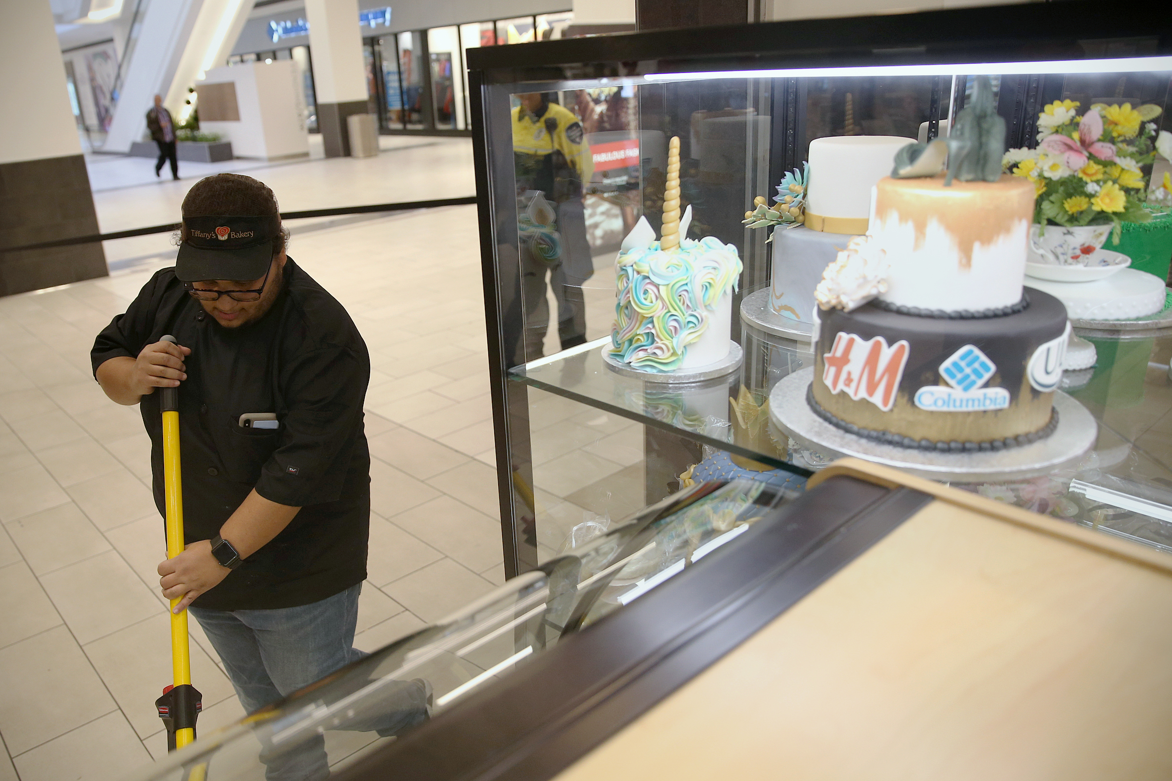 Fashion District Philadelphia brings hope to Tiffany's Bakery, the one  Gallery tenant that stayed open